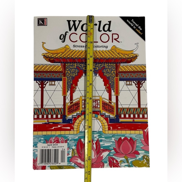 World of Color 32 page stress-free coloring book with 22 Crayola colored pencils - Picture 9 of 10